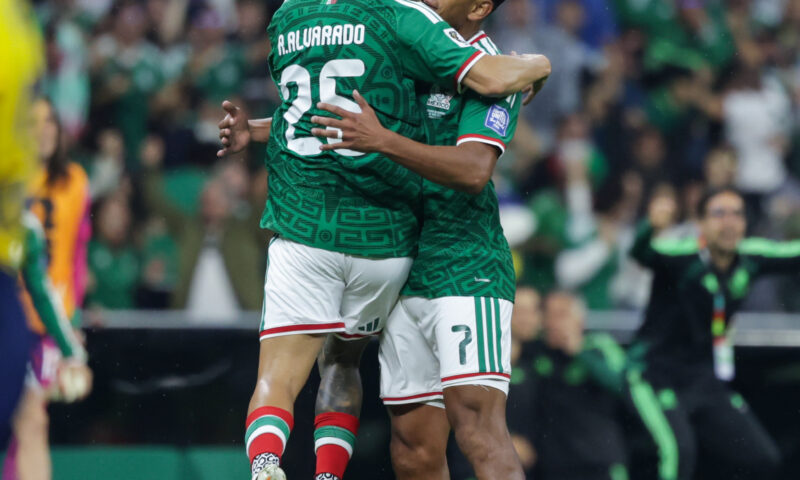 México juega ante Inglaterra su prueba de autoridad